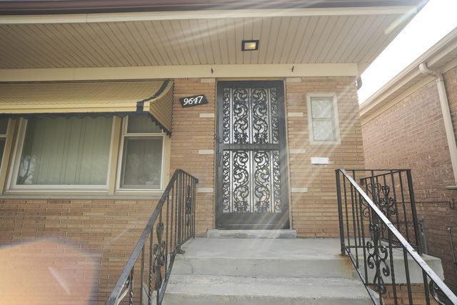 9647 S Lowe Avenue, Chicago, IL 60628