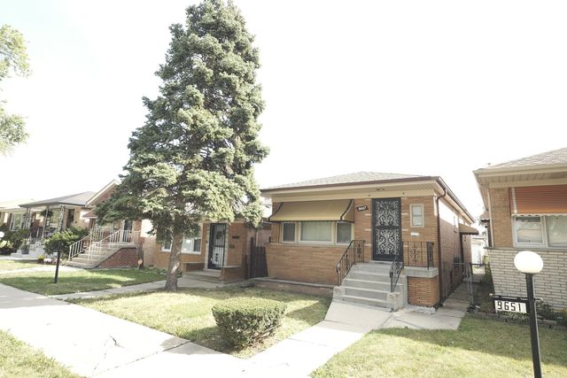 9647 S Lowe Avenue, Chicago, IL 60628