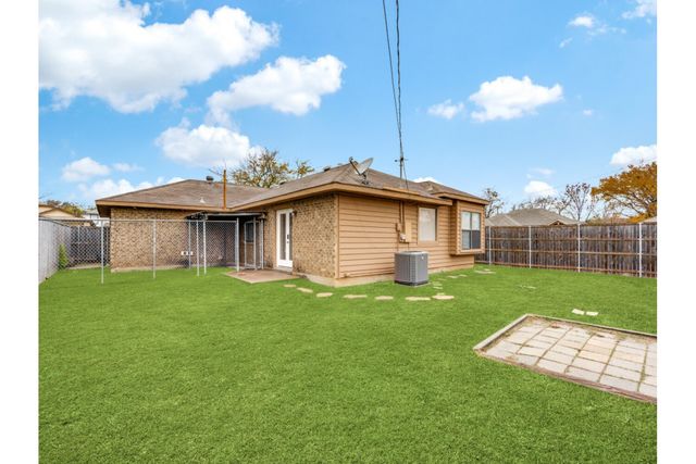 6501 Topaz Drive, Arlington, TX 76001