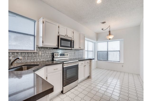 6501 Topaz Drive, Arlington, TX 76001