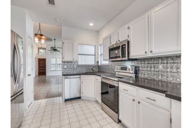6501 Topaz Drive, Arlington, TX 76001