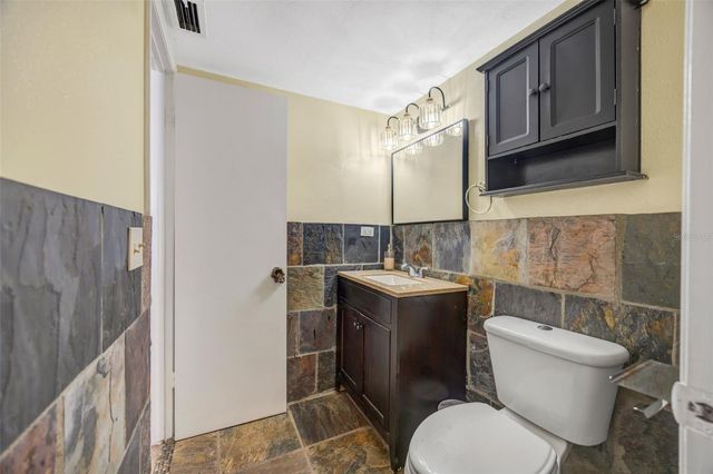 5155 PURITAN CIRCLE 1021, Tampa, FL 33617