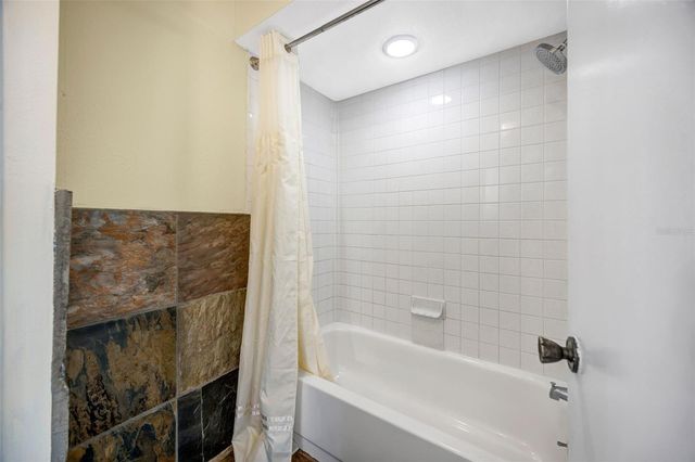 5155 PURITAN CIRCLE 1021, Tampa, FL 33617