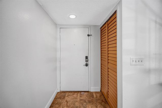 5155 PURITAN CIRCLE 1021, Tampa, FL 33617