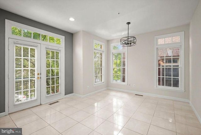 811 OAK KNOLL TER, Rockville, MD 20850