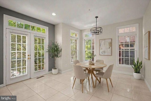 811 OAK KNOLL TER, Rockville, MD 20850