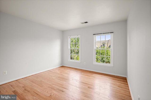 811 OAK KNOLL TER, Rockville, MD 20850