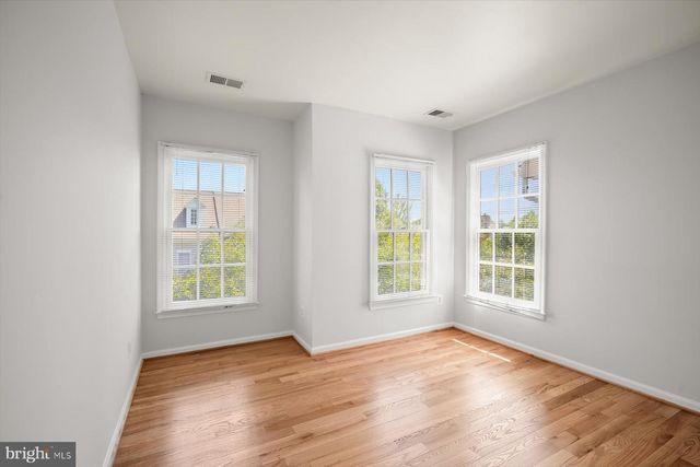 811 OAK KNOLL TER, Rockville, MD 20850