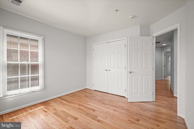 811 OAK KNOLL TER, Rockville, MD 20850