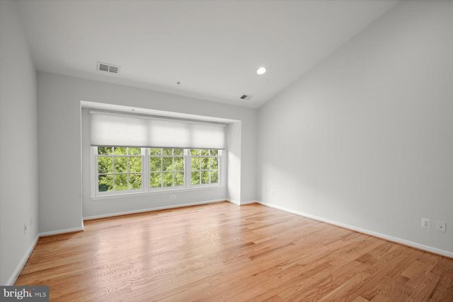811 OAK KNOLL TER, Rockville, MD 20850