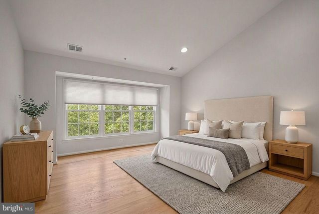 811 OAK KNOLL TER, Rockville, MD 20850