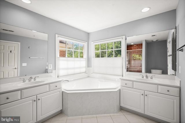 811 OAK KNOLL TER, Rockville, MD 20850