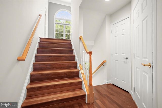 811 OAK KNOLL TER, Rockville, MD 20850