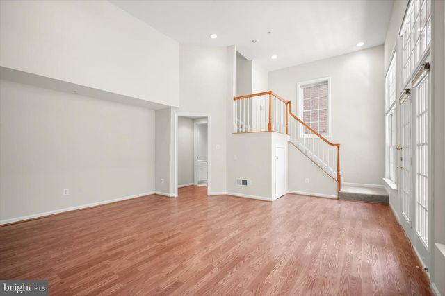 811 OAK KNOLL TER, Rockville, MD 20850
