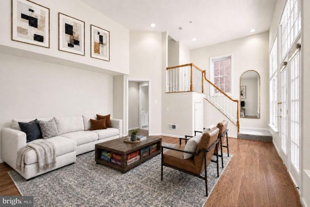 811 OAK KNOLL TER, Rockville, MD 20850