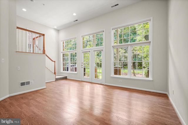 811 OAK KNOLL TER, Rockville, MD 20850