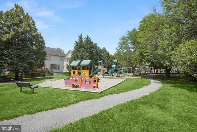 811 OAK KNOLL TER, Rockville, MD 20850