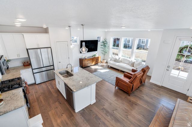 6811 W SKIP ROCK RD, South Jordan, UT 84009