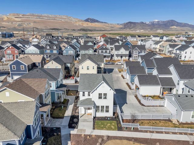 6811 W SKIP ROCK RD, South Jordan, UT 84009