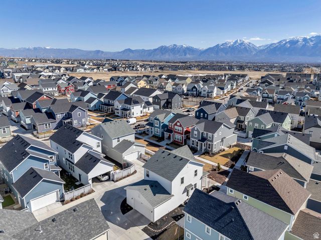 6811 W SKIP ROCK RD, South Jordan, UT 84009