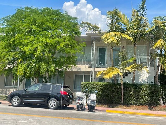 801 15th St 101, Miami Beach, FL 33139
