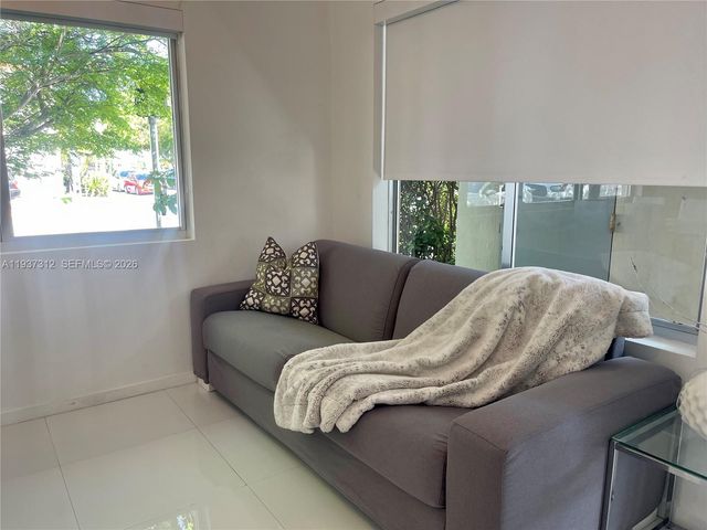 801 15th St 101, Miami Beach, FL 33139