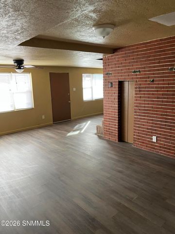 635 Hoagland, Las Cruces, NM 88005