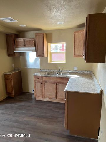 635 Hoagland, Las Cruces, NM 88005