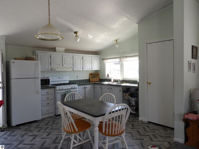 378 Thistlewood Drive, Cadillac, MI 49601