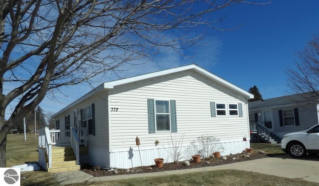 378 Thistlewood Drive, Cadillac, MI 49601
