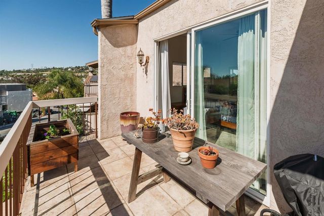 3004 La Costa Avenue B, Carlsbad, CA 92009