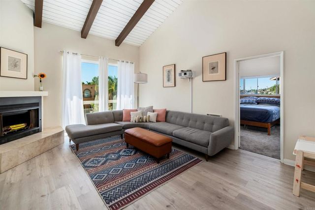 3004 La Costa Avenue B, Carlsbad, CA 92009