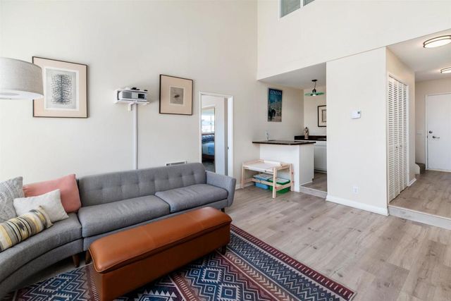 3004 La Costa Avenue B, Carlsbad, CA 92009