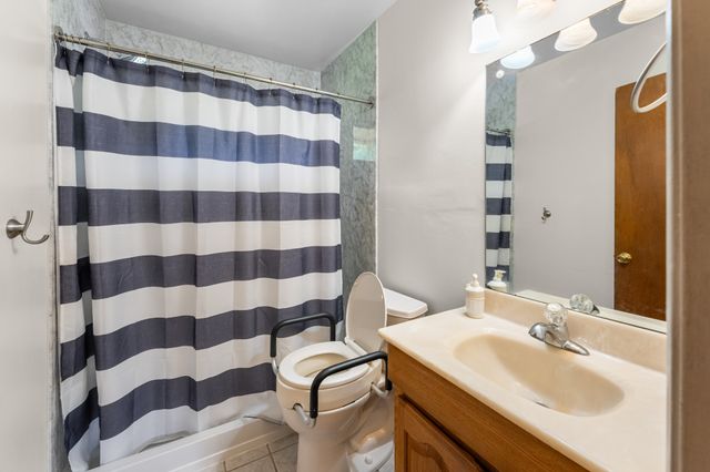 102 Robinhood Cir, Hendersonville, TN 37075