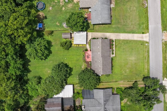 102 Robinhood Cir, Hendersonville, TN 37075