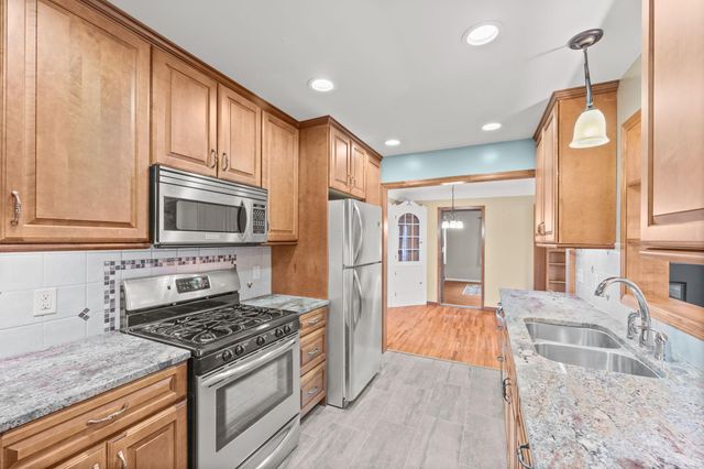 571 Juul Road SW, Hutchinson, MN 55350