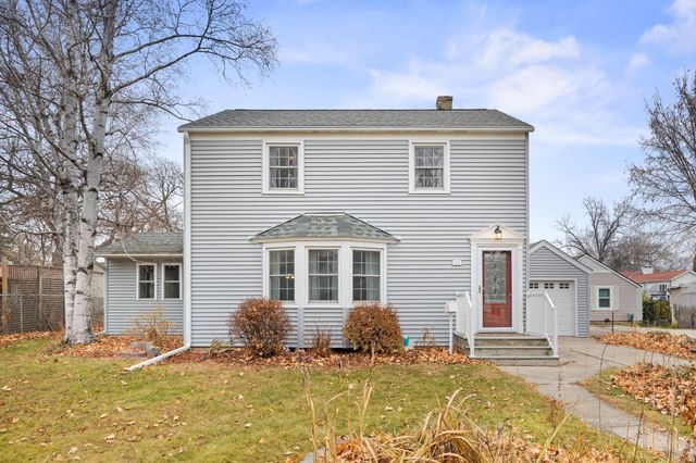 571 Juul Road SW, Hutchinson, MN 55350