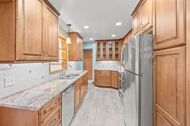 571 Juul Road SW, Hutchinson, MN 55350