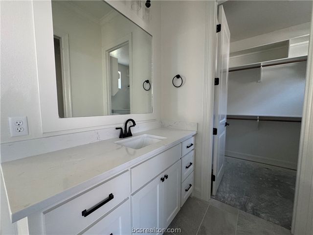 4641 River Valley Drive, Bryan, TX 77808