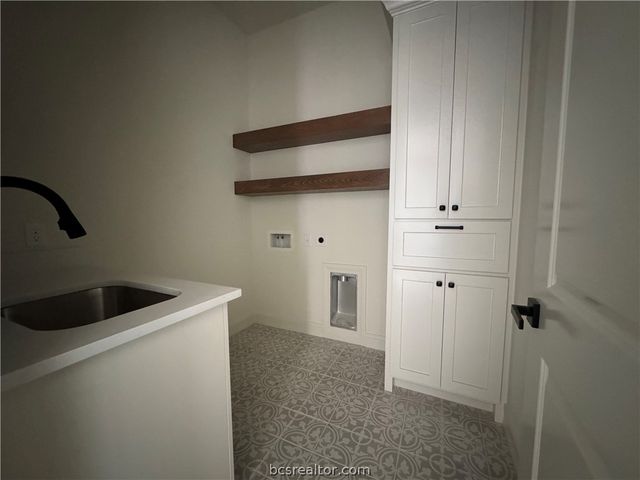 4641 River Valley Drive, Bryan, TX 77808