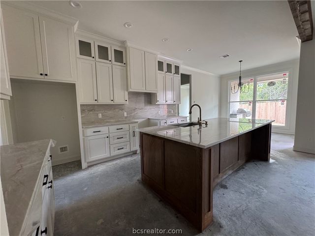 4641 River Valley Drive, Bryan, TX 77808