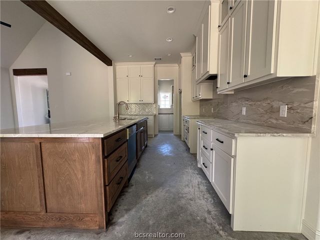 4641 River Valley Drive, Bryan, TX 77808