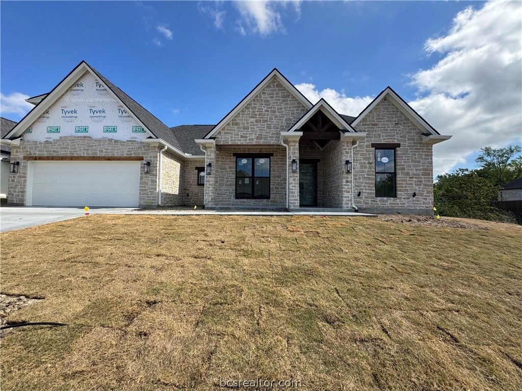 4641 River Valley Drive, Bryan, TX 77808