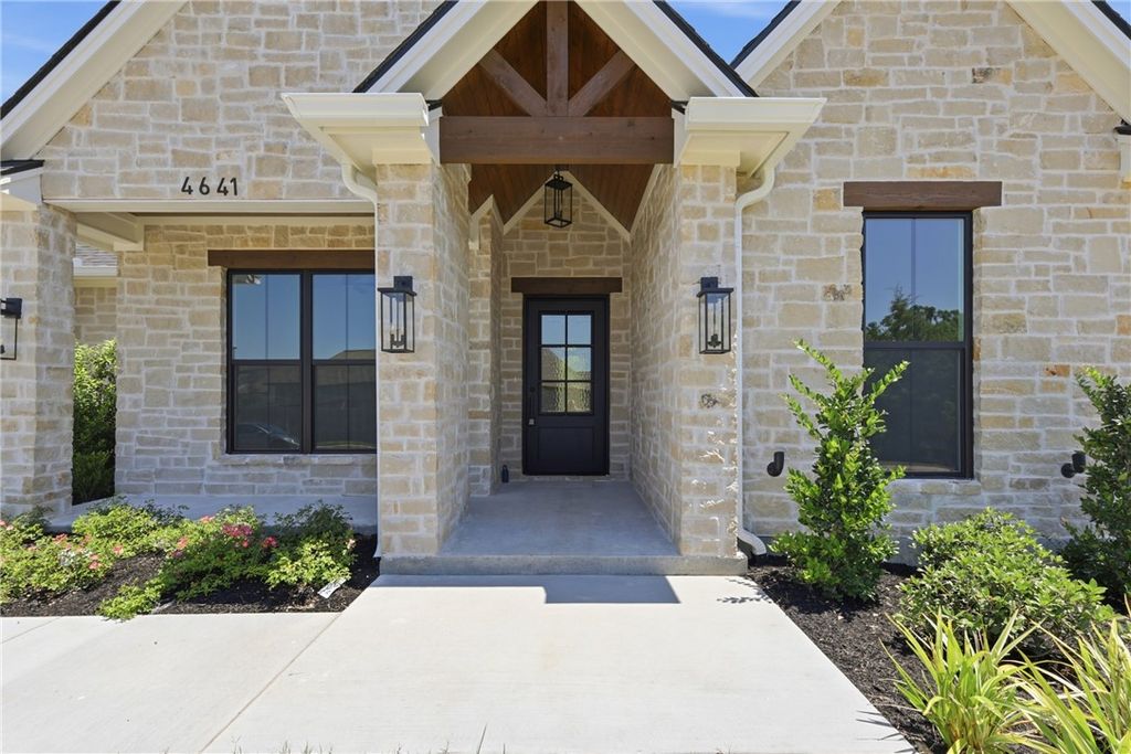 4641 River Valley Drive, Bryan, TX 77808 — photo 2