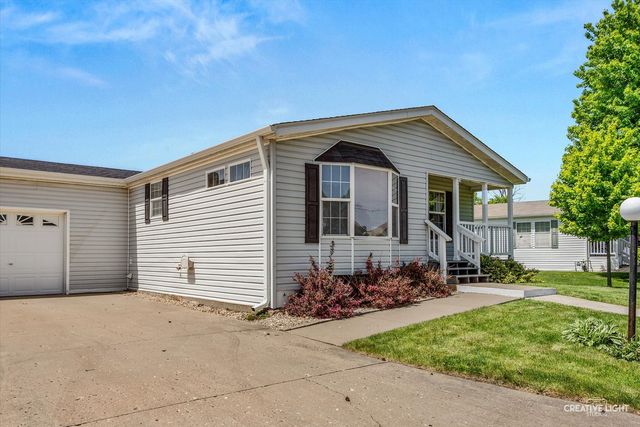 463 Meadowlark Circle B, Sandwich, IL 60548