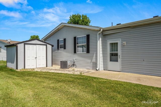 463 Meadowlark Circle B, Sandwich, IL 60548