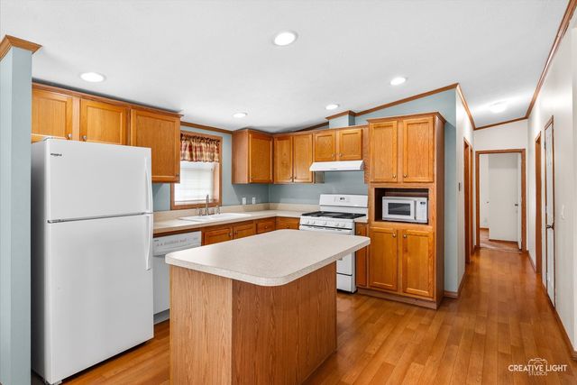 463 Meadowlark Circle B, Sandwich, IL 60548