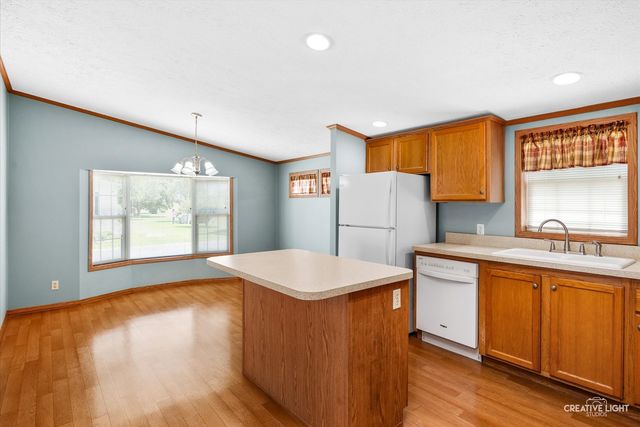 463 Meadowlark Circle B, Sandwich, IL 60548
