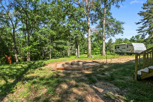 351 Private Road 6294, Palestine, TX 75801