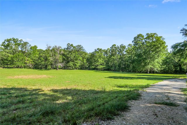 351 Private Road 6294, Palestine, TX 75801